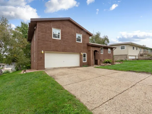 610 West St, Jackson, MN 56143