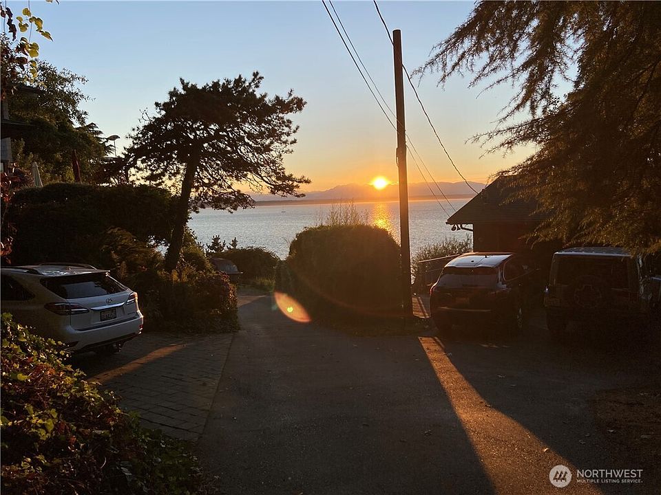 1st image of 32 XX NW Esplanade