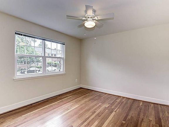 5th image of 15 E Bellefonte Ave #205