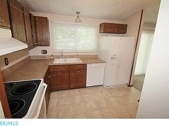 5th image of 3187 Fontaine Rd