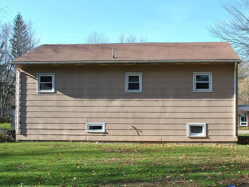 2nd image of 50 Craigin St