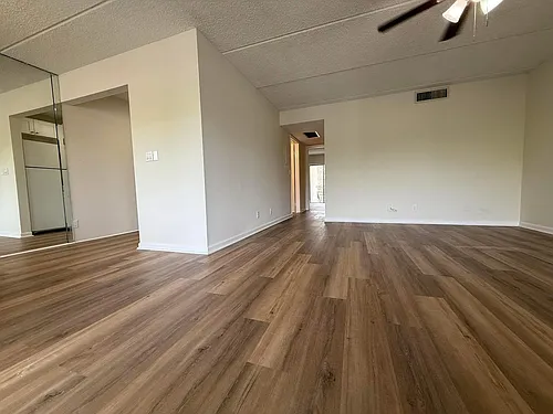 2000 Springdale Blvd #204 Photo 1