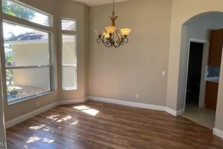 1070 Hollister Dr — Photo 4