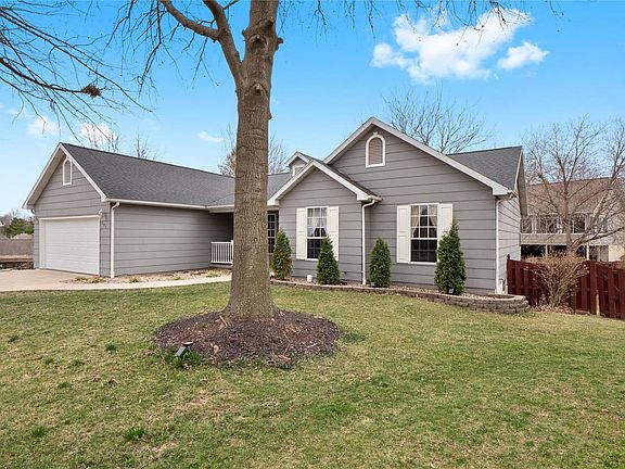 3rd image of 301 Thorne Creek Ct
