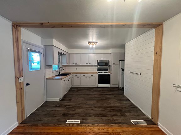 3rd image of 6924 Claremont St