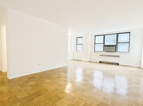 240 E 35th St, New York, NY