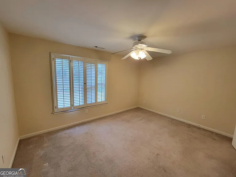 225 Lockmeade Way — Photo 26
