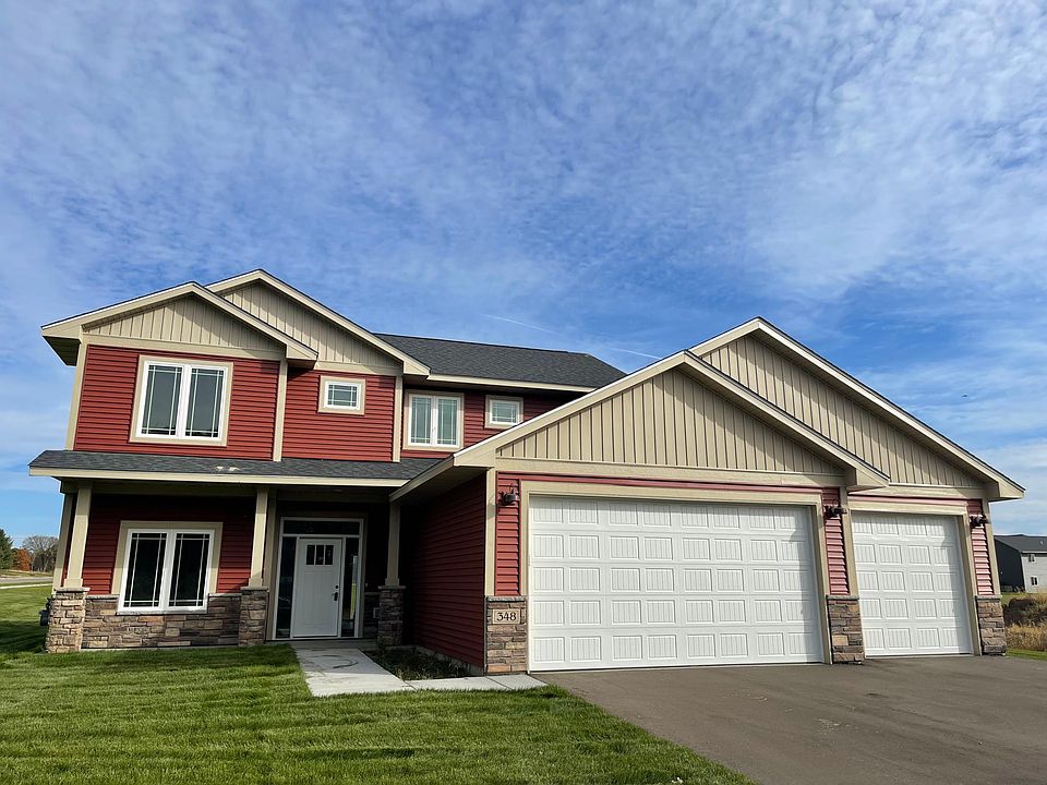 Beautiful 4 Bedroom 3 Bath Former Model Home Is Now For Rent !