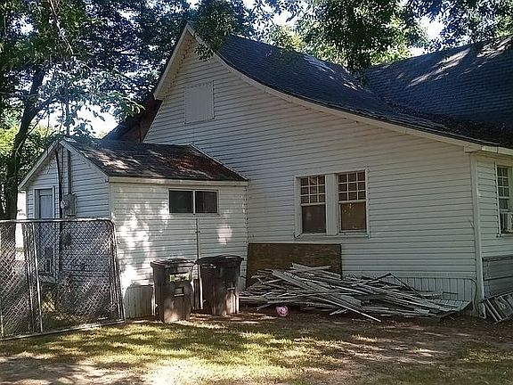 5th image of 310 E Cleveland St