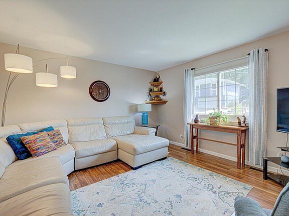 5th image of 510 Crescent Dr
