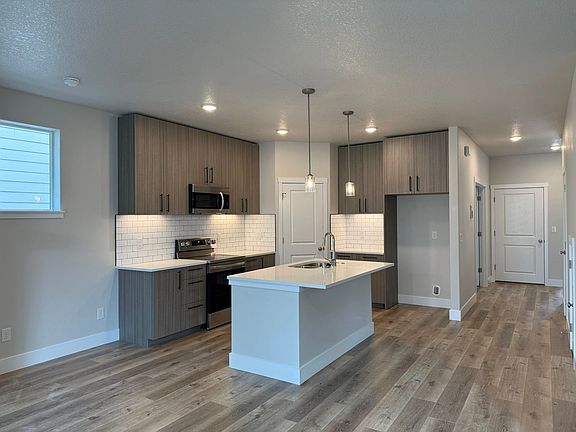 2nd image of 9804 NE 29th Ave