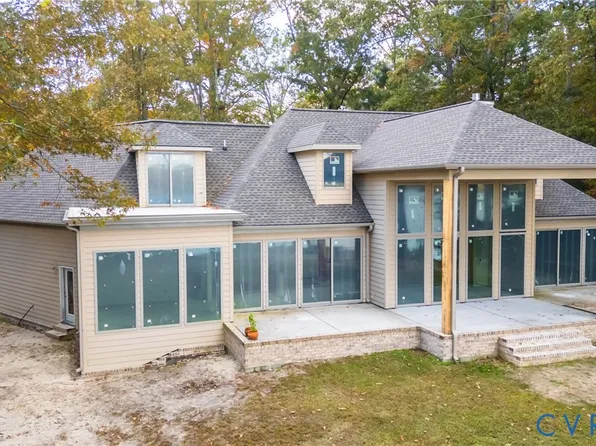 12403 Elizabeth Curtis Ln, Gloucester, VA 23061