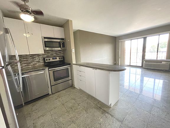 3rd image of 25-40 Shore Blvd #6F
