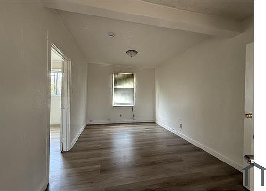3rd image of 863 W 84th St