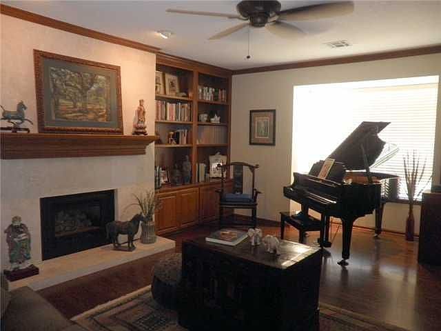 1st image of 8908 N May Ave