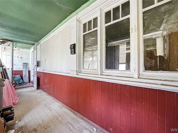3rd image of 252 15th St