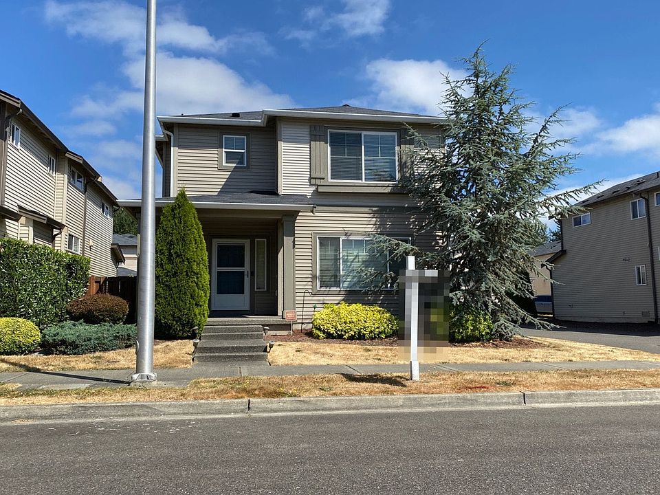 1st image of 1387 42nd St NE
