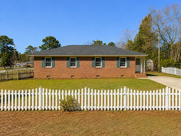 901 Raiford Ln #B — Photo 1