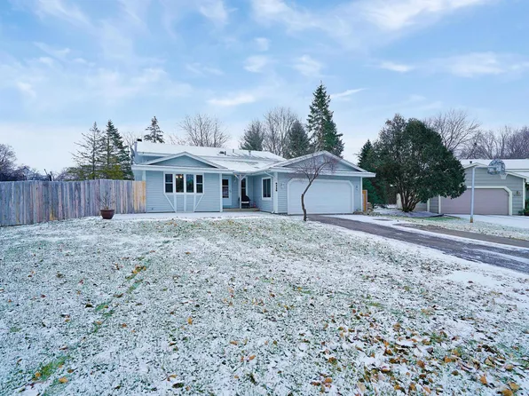8228 Sheridan Ave N, Brooklyn Park, MN 55444