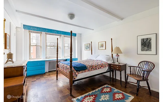 Sold by Douglas Elliman | media 21