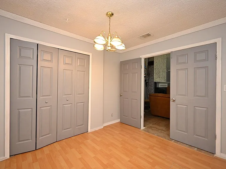 13102 Richmond Ave — Photo 24