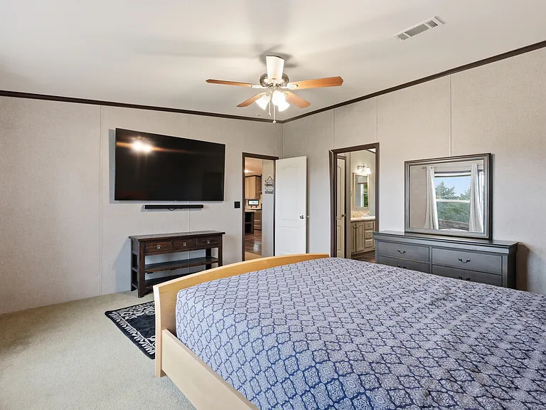4196 FM 75 — Photo 11