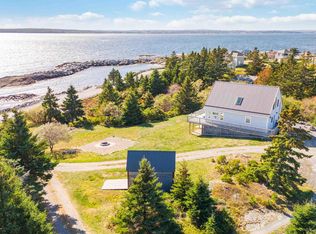 157 The Point Rd, Lunenburg, NS B0J 2C0