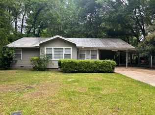 3211 Charleston Dr, Jackson, MS 39212