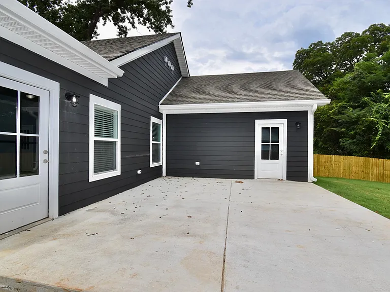 313 W Forest Ave — Photo 13