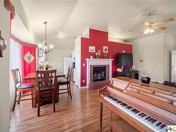 4th image of 2910 Southhill Dr