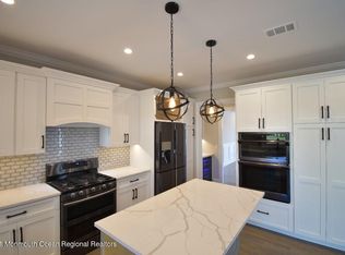 31 Lupine Way, Clark, NJ 07066