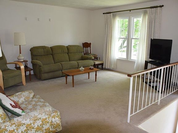 2nd image of 4045 Southwick Cir