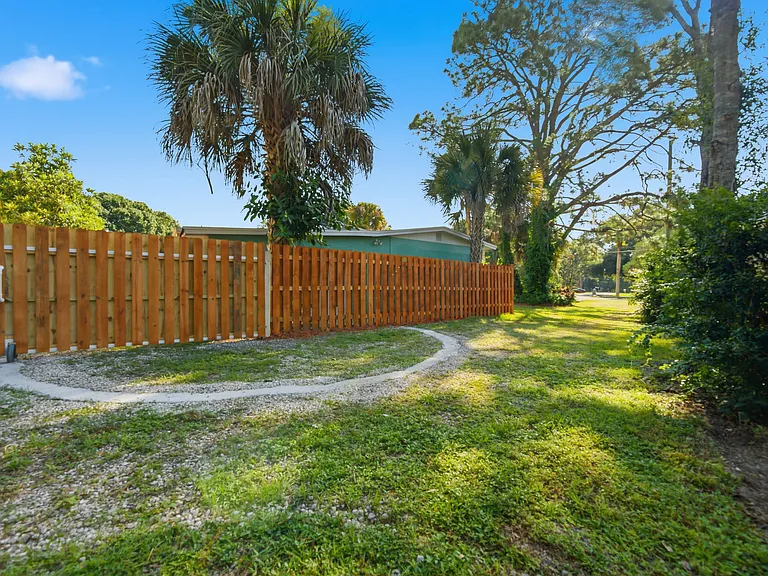 365 Blue Heron Rd — Photo 5