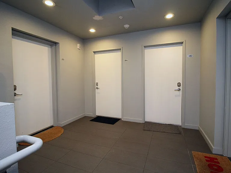 1480 N Jarrett St #303 — Photo 4