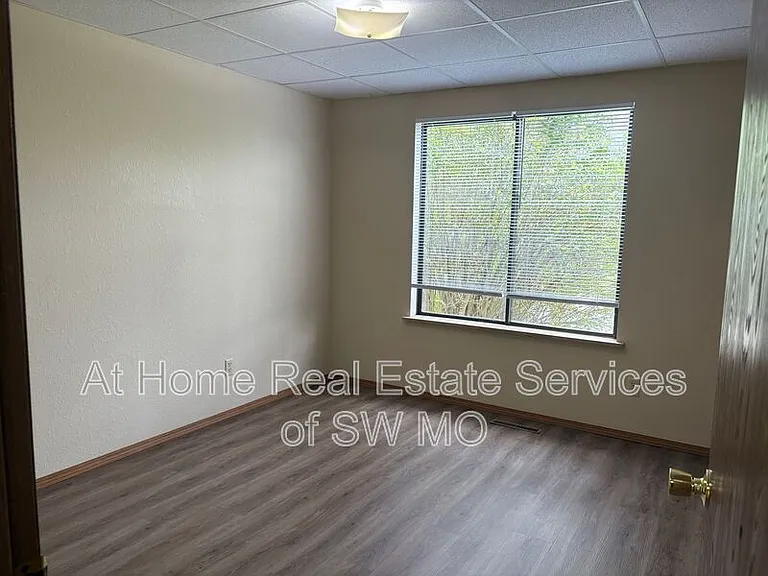 722 E Bain St — Photo 4