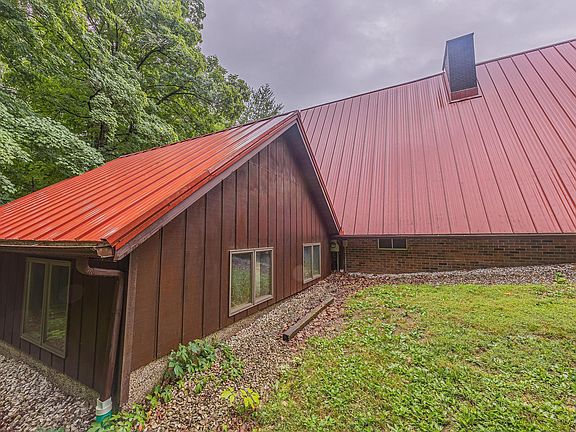 5th image of 1704 E Maple Dr