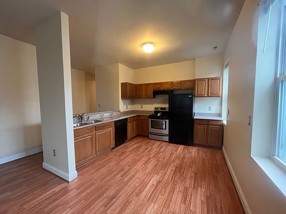 3rd image of 2801 Barton Ave APT 1