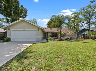 750 Daffodil Dr, Wellington, FL 33414