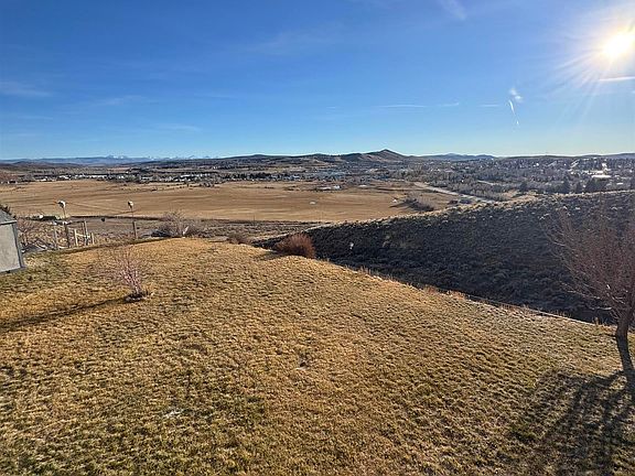 5th image of 221 Rimrock Dr