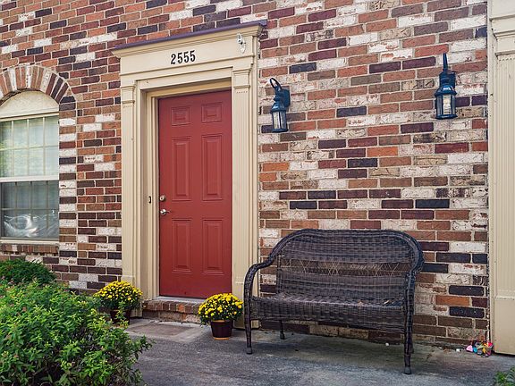 2nd image of 2555 Olde Hill Ct S