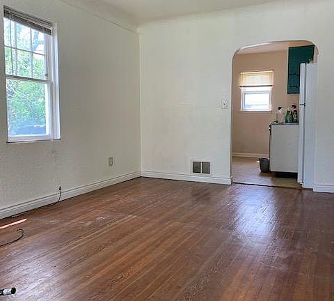 2nd image of 328 Terry Ave