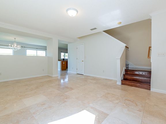 4th image of 521 Degas Ave