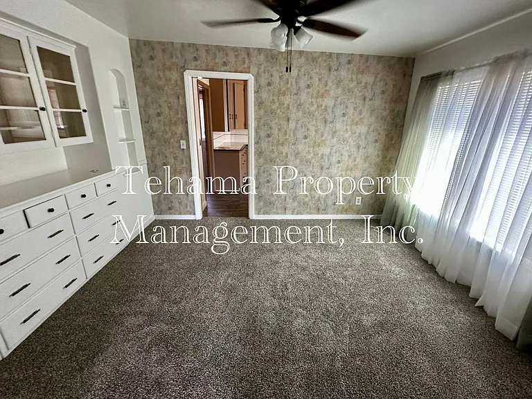 13650 Saint Marys Ave — Photo 4