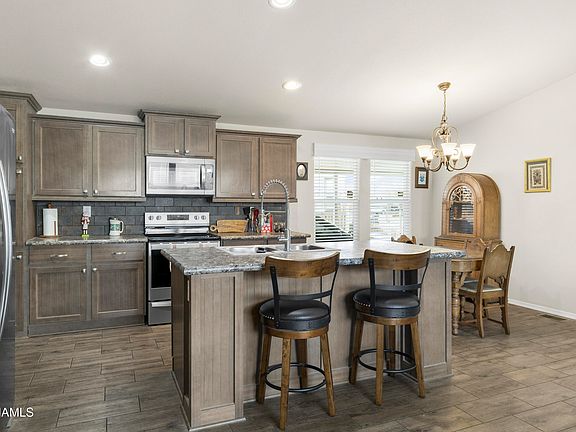 3rd image of 52 S Mann Cir