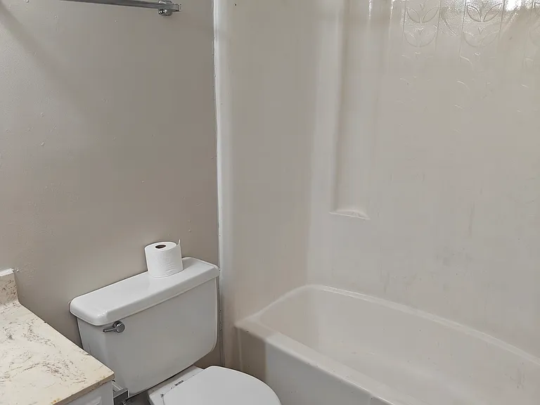 Fox Meadows Apartments — Photo 14