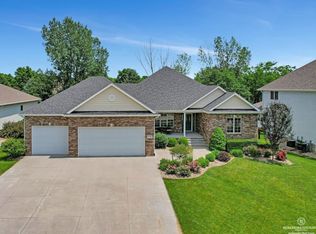 6750 Shadow Ridge Rd, Lincoln, NE 68512