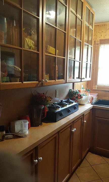 2nd image of 115B White St