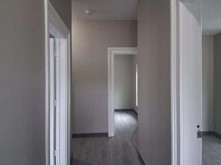 317 Morris St — Photo 9