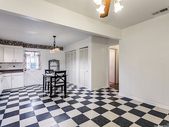 5th image of 2643 W Craig Pl