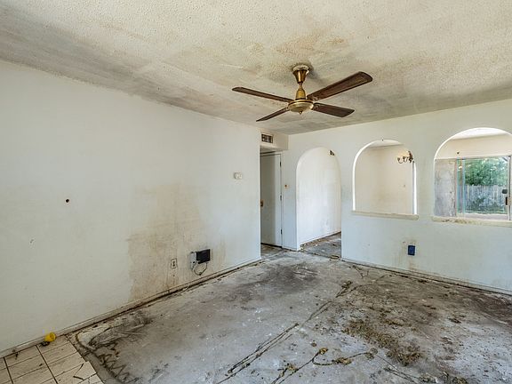 4th image of 1605 White Oak Dr